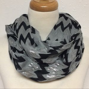 LAST PRICE ⬇️ Charming Charlie Infinity Scarf